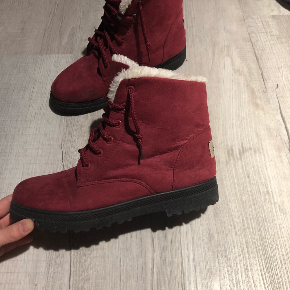 Red boots - Picture 4 of 4